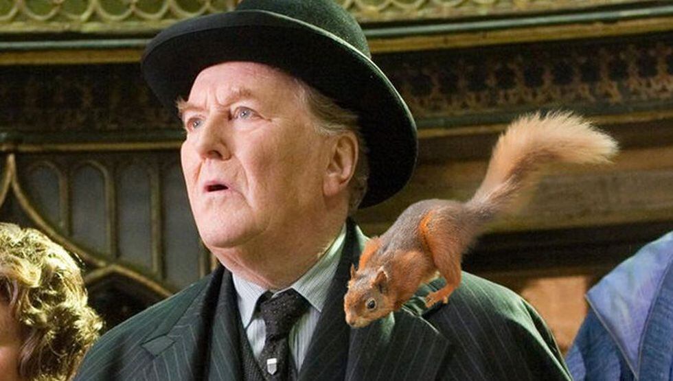 Robert Hardy en su personaje de Cornelius Fudge.