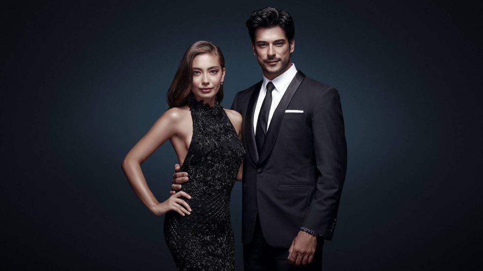 Los actores Burak Özçivit (Nihan) y Neslihan Atagül (Nihan) protagonizaron la novela turca "Amor eterno". Foto: Instagram