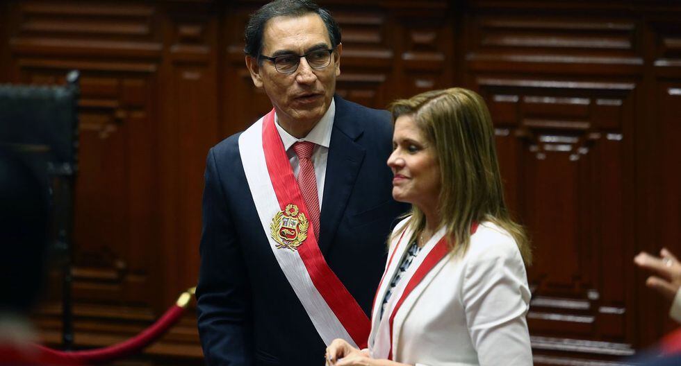 La vicepresidenta y el jefe del Estado conversaron luego de la ceremonia por el Día de las Fuerzas Armadas. (Foto: GEC)