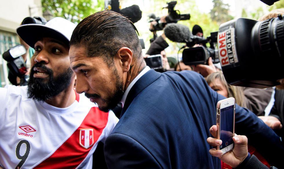 Paolo Guerrero: Así fue la llegada del 'Depredador' a la audiencia del TAS en Suiza (Foto: EFE)