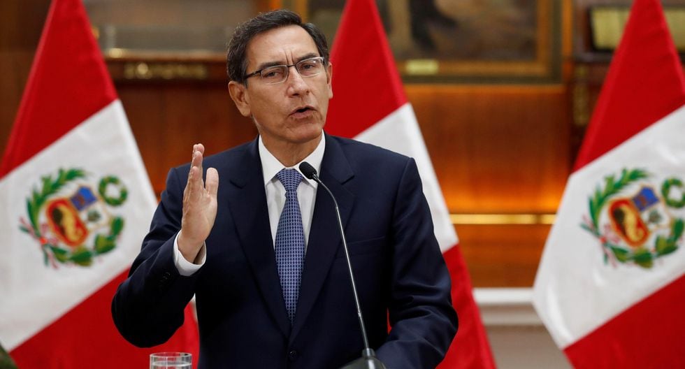 El presidente Martín Vizcarra indicó que "declararía disuelto el Congreso en caso me denieguen la confianza". (Foto: EFE).