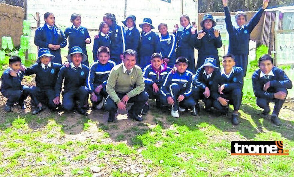 El profesor Gerson afirma que es feliz al impartir sus enseñanzas.