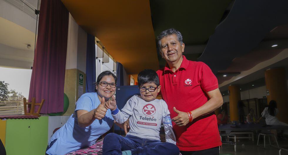 Hermano Isidro y el niño embajador Yeison.