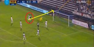 Alianza Lima: Kevin Quevedo estaba solo pero la estrelló en el poste del arco de Ayacucho FC | VIDEO