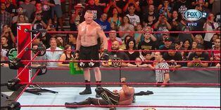 WWE: Brock Lesnar 'destruyó' a Seth Rollins, pero no canjeó el maletín de Money in the Bank | VIDEO | FOTOS