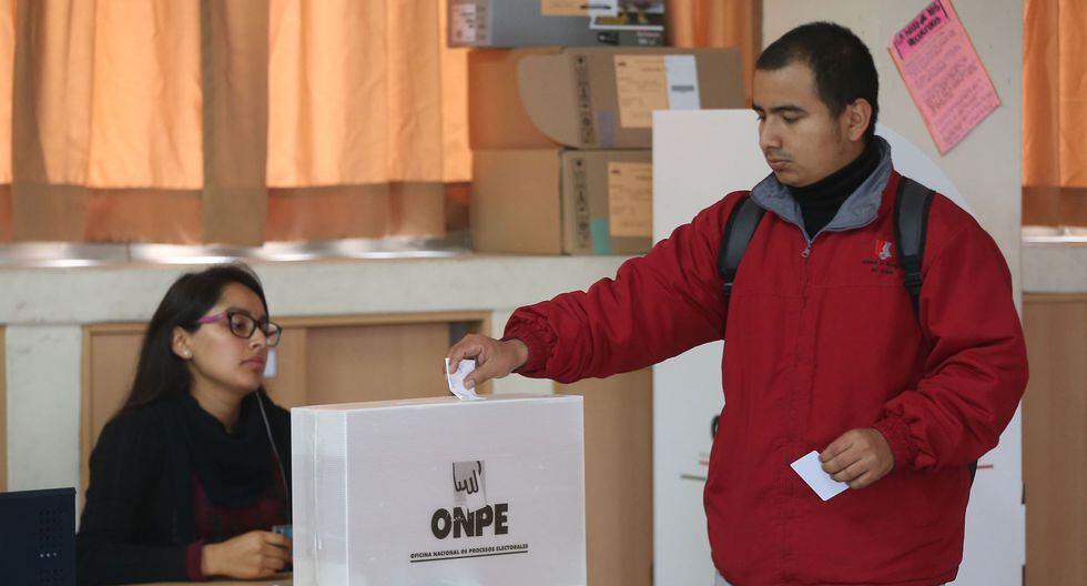 Este 9 de diciembre se desarrollará el Referéndum 2018 y más de 91 mil jóvenes que cumplirán los 18 años hasta la fecha en mención, votarán por primera vez, según ONPE. (Foto: Andina)