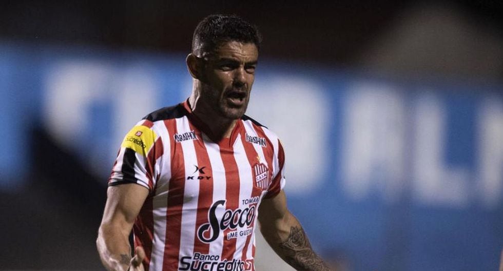 Luis Aguiar, exjugador de Alianza Lima, anotó su primer gol con San Martín de Tucumán en Argentina