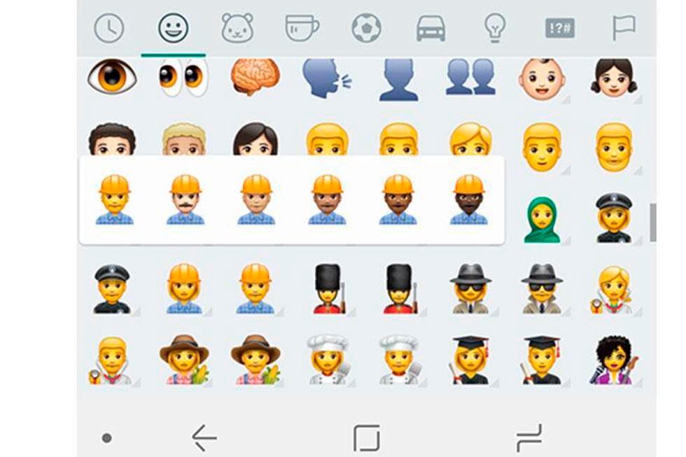 En la actualidad el emoji ha cambiado, obteniendo una cara sonriente. (Foto: WhatsApp)