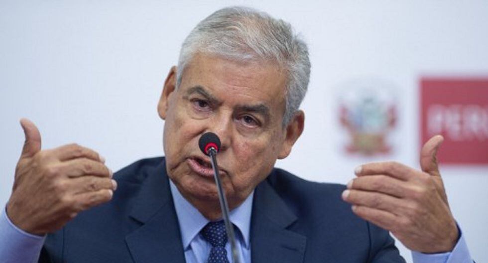 Ex presidente del Consejo de Ministro César Villanueva. (Photo by LUKA GONZALES / AFP)