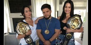 WWE: Doble campeón del UFC Henry Cejudo cumplió su sueño y conoció a las gemelas Brie y Nikki Bella | VIDEO
