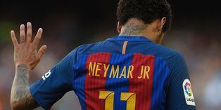 Neymar: PSG espera al brasileño, pero la Liga Española intenta bloquear su traspaso