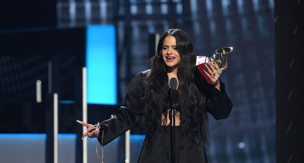 Rosalía agradeció "de todo corazón a la Academia" por el premio y manifestó sentirse muy emocionada. (Foto: AFP)