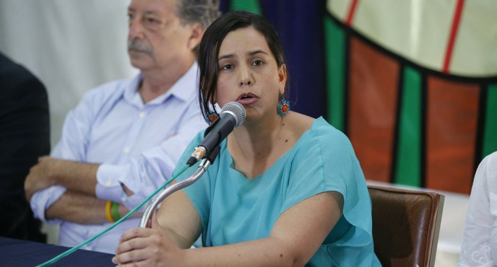 Verónika Mendoza y Julio Guzmán hablaron sobre polémicos proyectos de ley.